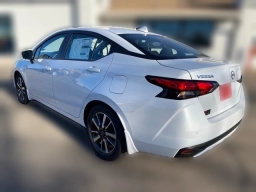 Nissan Versa SV CVT 2025