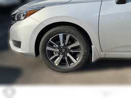 Nissan Versa SV CVT 2025