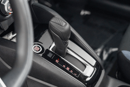 Nissan Versa SV CVT 2025