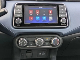 Nissan Versa SV CVT 2025