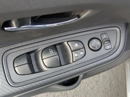 Nissan Versa SV CVT 2025