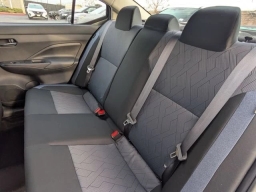 Nissan Versa SV CVT 2025