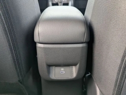 Nissan Versa SV CVT 2025