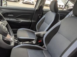 Nissan Versa SV CVT 2025