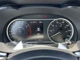 Nissan Versa SV CVT 2025