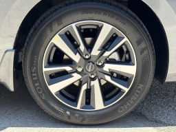 Nissan Versa SV CVT 2025