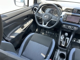 Nissan Versa SV CVT 2025