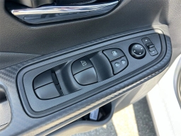 Nissan Versa SV CVT 2025