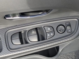 Nissan Versa SV CVT 2025