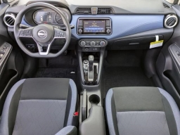 Nissan Versa SV CVT 2025