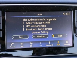 Nissan Versa SV CVT 2025