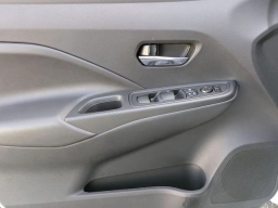 Nissan Versa SV CVT 2025