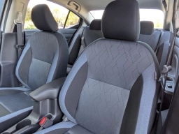Nissan Versa SV CVT 2025