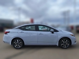 Nissan Versa SV CVT 2025