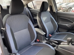 Nissan Versa SV CVT 2025