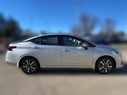 Nissan Versa SV CVT 2025