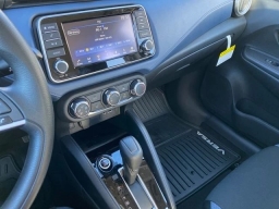 Nissan Versa SV CVT 2025