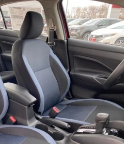 Nissan Versa SV CVT 2025