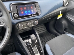 Nissan Versa SV CVT 2025