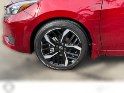 Nissan Versa SR CVT 2025