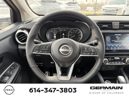 Nissan Versa SR CVT 2025
