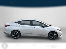 Nissan Versa SR CVT 2025