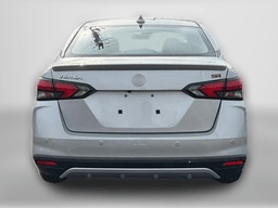 Nissan Versa SR CVT 2025