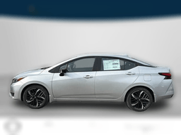 Nissan Versa SR CVT 2025