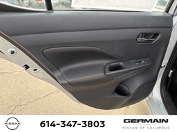 Nissan Versa SR CVT 2025