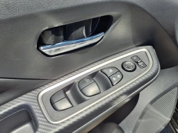 Nissan Versa SR CVT 2025