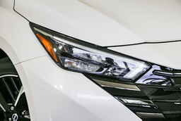 Nissan Versa SR CVT 2025