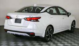 Nissan Versa SR CVT 2025