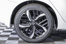 Nissan Versa SR CVT 2025