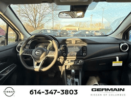 Nissan Versa SR CVT 2025