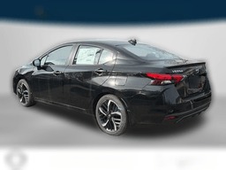 Nissan Versa SR CVT 2025