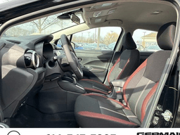 Nissan Versa SR CVT 2025