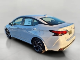 Nissan Versa SR CVT 2025