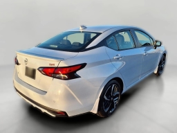 Nissan Versa SR CVT 2025