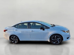 Nissan Versa SR CVT 2025