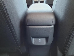 Nissan Versa SR CVT 2025