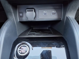 Nissan Versa SR CVT 2025