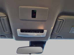 Nissan Versa SR CVT 2025