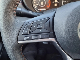 Nissan Versa SR CVT 2025