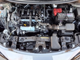 Nissan Versa SR CVT 2025