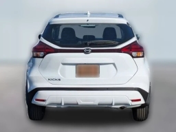 Nissan Kicks Play S FWD 2025