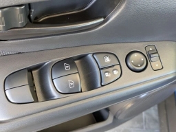 Nissan Kicks Play S FWD 2025