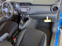 Nissan Kicks Play S FWD 2025