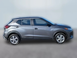 Nissan Kicks Play S FWD 2025