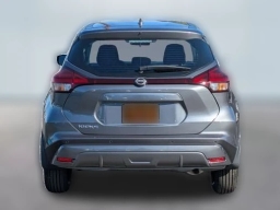 Nissan Kicks Play S FWD 2025