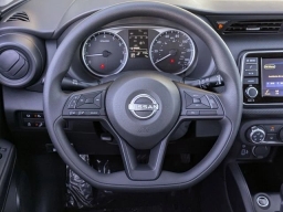 Nissan Kicks Play S FWD 2025
